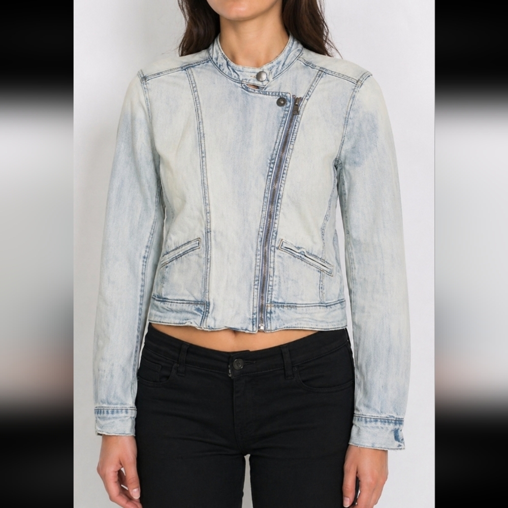Rubbish Medium Light Wash Distressed Asymmetrical Zip Crop Denim Jean Ja…